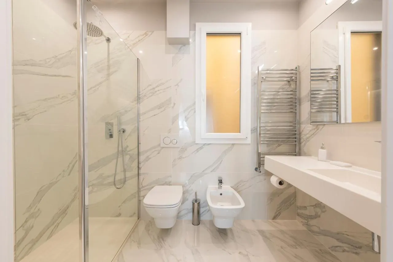 Ponte Vecchio Deluxe Apartments Florence Italy