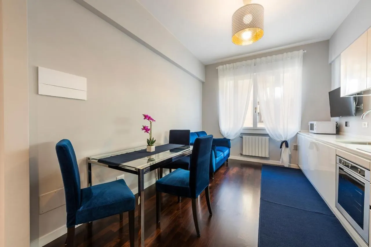 Ponte Vecchio Deluxe Apartments Florence 0*,  Italy